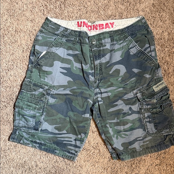 UNIONBAY Other - Unionbay Men’s Green Camo Cargo Shorts Size 36